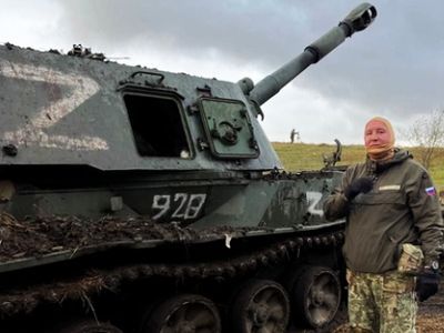 Дмитрий Рогозин у танка. Фото: Телеграм Дмитрий Рогозин у танка. Фото: Телеграм