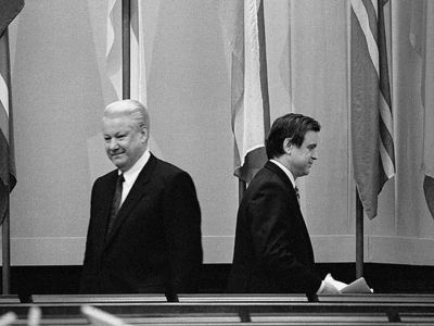 Руслан Хасбулатов и Борис Ельцин. Фото: t.me/ussrchaosss Руслан Хасбулатов и Борис Ельцин. Фото: t.me/ussrchaosss