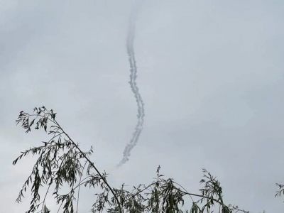 След от ракеты в небе Украины. Фото: t.me/uniannet След от ракеты в небе Украины. Фото: t.me/uniannet