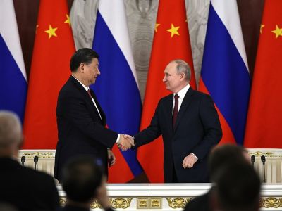 Си Цзиньпин и Владимир Путин (слева направо). Фото: Михаил Терещенко / ТАСС Си Цзиньпин и Владимир Путин (слева направо). Фото: Михаил Терещенко / ТАСС