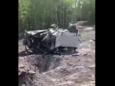 Взорванная машина Захара Прилепина, 6.05.23. Скрин видео: t.me/dirtytatarstan Взорванная машина Захара Прилепина, 6.05.23. Скрин видео: t.me/dirtytatarstan