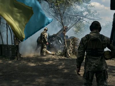 Украинские военные возле Бахмута. 12 мая 2023 года. Фото: Libkos / AP / Scanpix / LETA Украинские военные возле Бахмута. 12 мая 2023 года. Фото: Libkos / AP / Scanpix / LETA