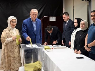 Реджеп Тайип Эрдоган на избирательном участке, 28.05.23. Фото: t.me/turkeyabout Реджеп Тайип Эрдоган на избирательном участке, 28.05.23. Фото: t.me/turkeyabout