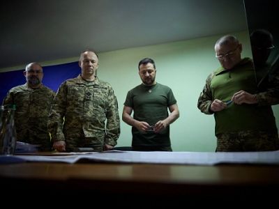 Владимир Зеленский и военное руководство Украины. Фото: t.me/V_Zelenskiy_official Владимир Зеленский и военное руководство Украины. Фото: t.me/V_Zelenskiy_official