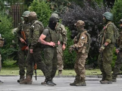 Наемники ЧВК "Вагнер" на улице Ростова-на-Дону. Фото: Сергей Пивоваров / РИА Новости Наемники ЧВК "Вагнер" на улице Ростова-на-Дону. Фото: Сергей Пивоваров / РИА Новости