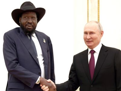 Президент Южного Судана Сальва Киир и Владимир Путин. Фото: kremlin.ru Президент Южного Судана Сальва Киир и Владимир Путин. Фото: kremlin.ru