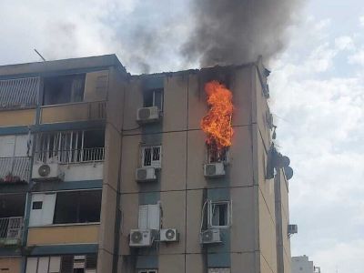 Здание, поврежденное в результате ракетного обстрела в Тель-Авиве 27 октября 2023 года. Фото: The Times of Israel Здание, поврежденное в результате ракетного обстрела в Тель-Авиве 27 октября 2023 года. Фото: The Times of Israel