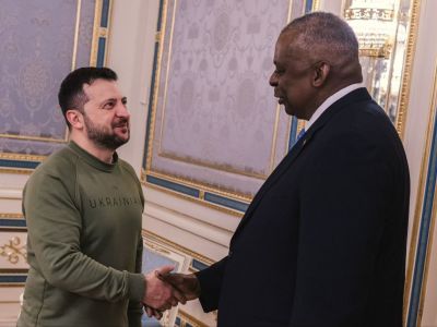 Владимир Зеленский и министр обороны США Ллойд Остин. Фото: t.me/nexta_live Владимир Зеленский и министр обороны США Ллойд Остин. Фото: t.me/nexta_live