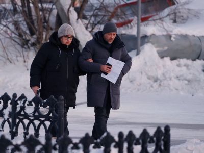 Людмила Навальная и адвокат Василий Дубков в Салехарде, 17.02.24. Фото: Reuters Людмила Навальная и адвокат Василий Дубков в Салехарде, 17.02.24. Фото: Reuters