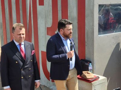 Леонид Волков на открытии инсталляции "ШИЗО Навального", Вильнюс, 5.07.23. Фото: t.me/sotaproject Леонид Волков на открытии инсталляции "ШИЗО Навального", Вильнюс, 5.07.23. Фото: t.me/sotaproject