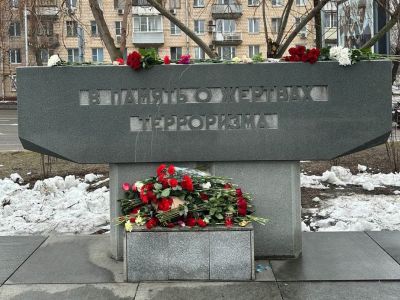 Народный мемориал в память жертв "Крокуса", Москва, 23.03.24. Фото: t.me/sotaproject Народный мемориал в память жертв "Крокуса", Москва, 23.03.24. Фото: t.me/sotaproject