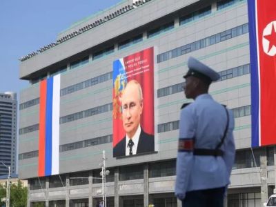 Баннер с портретом Владимира Путина на здании в Пхеньяне. Фото: Кристина Кормилицына / РИА Новости Баннер с портретом Владимира Путина на здании в Пхеньяне. Фото: Кристина Кормилицына / РИА Новости
