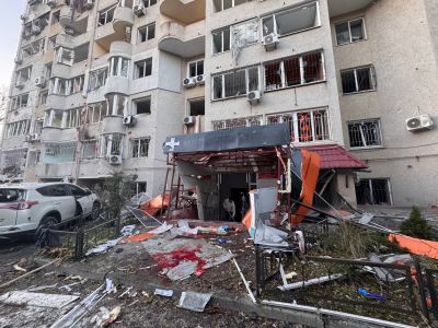 Последствия падения ракеты на Одессу, 18.11.24. Фото: t.me/sotaproject Последствия падения ракеты на Одессу, 18.11.24. Фото: t.me/sotaproject