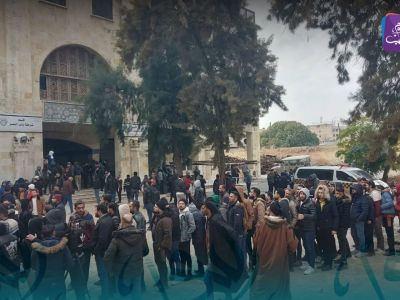 Алеппо, очередь записывающихся в боевики. Фото: t.me/HUhmuroeutro Алеппо, очередь записывающихся в боевики. Фото: t.me/HUhmuroeutro