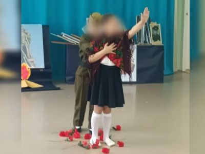 Детсадовцы разыгрывают получение "похоронки". Фото: dzen.ru